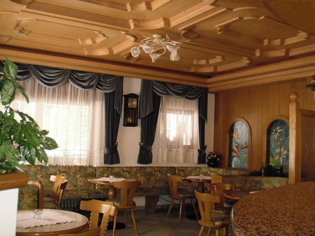 Hotel Rosalpina 罗卡皮耶托雷