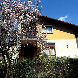 https://la-tana-rooms.it-lombardy.com