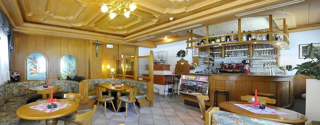 Hotel Rosalpina روكا بييتوري